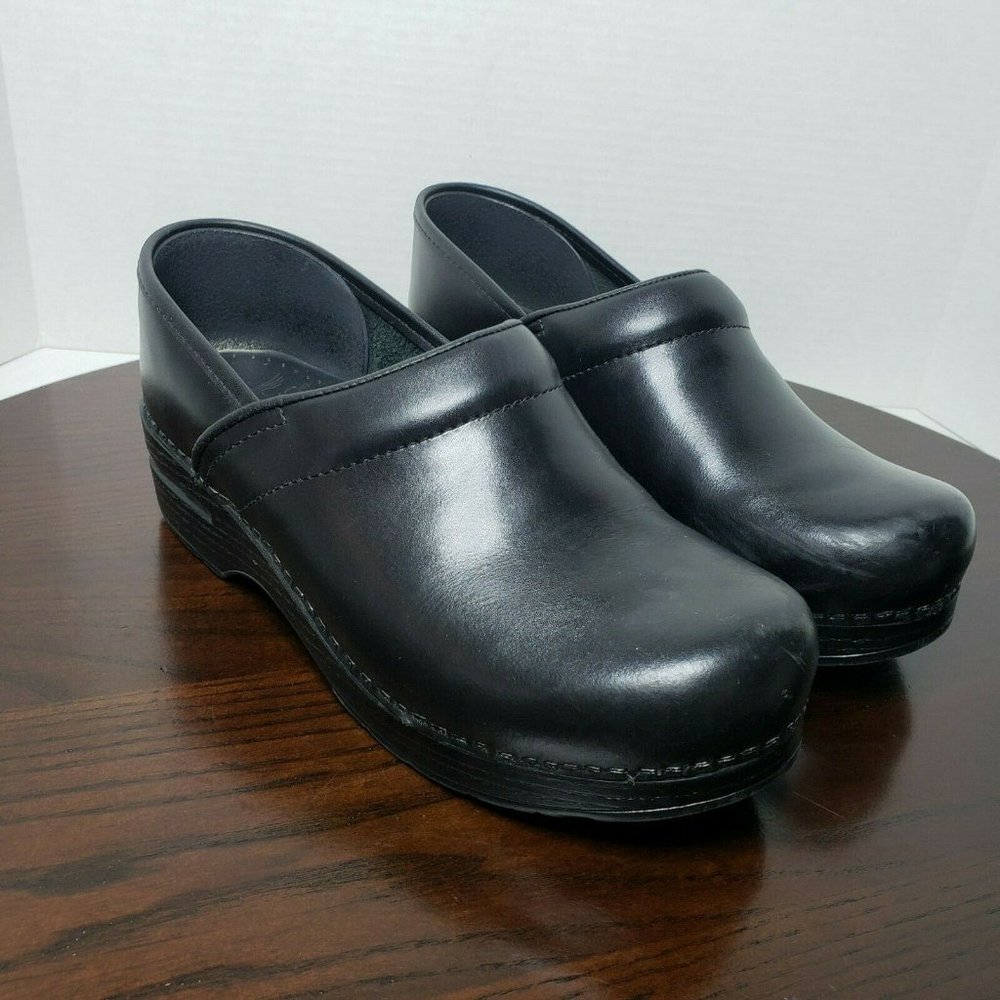 Dansko Black Leather Clogs Mules Professional Shoe 8.5